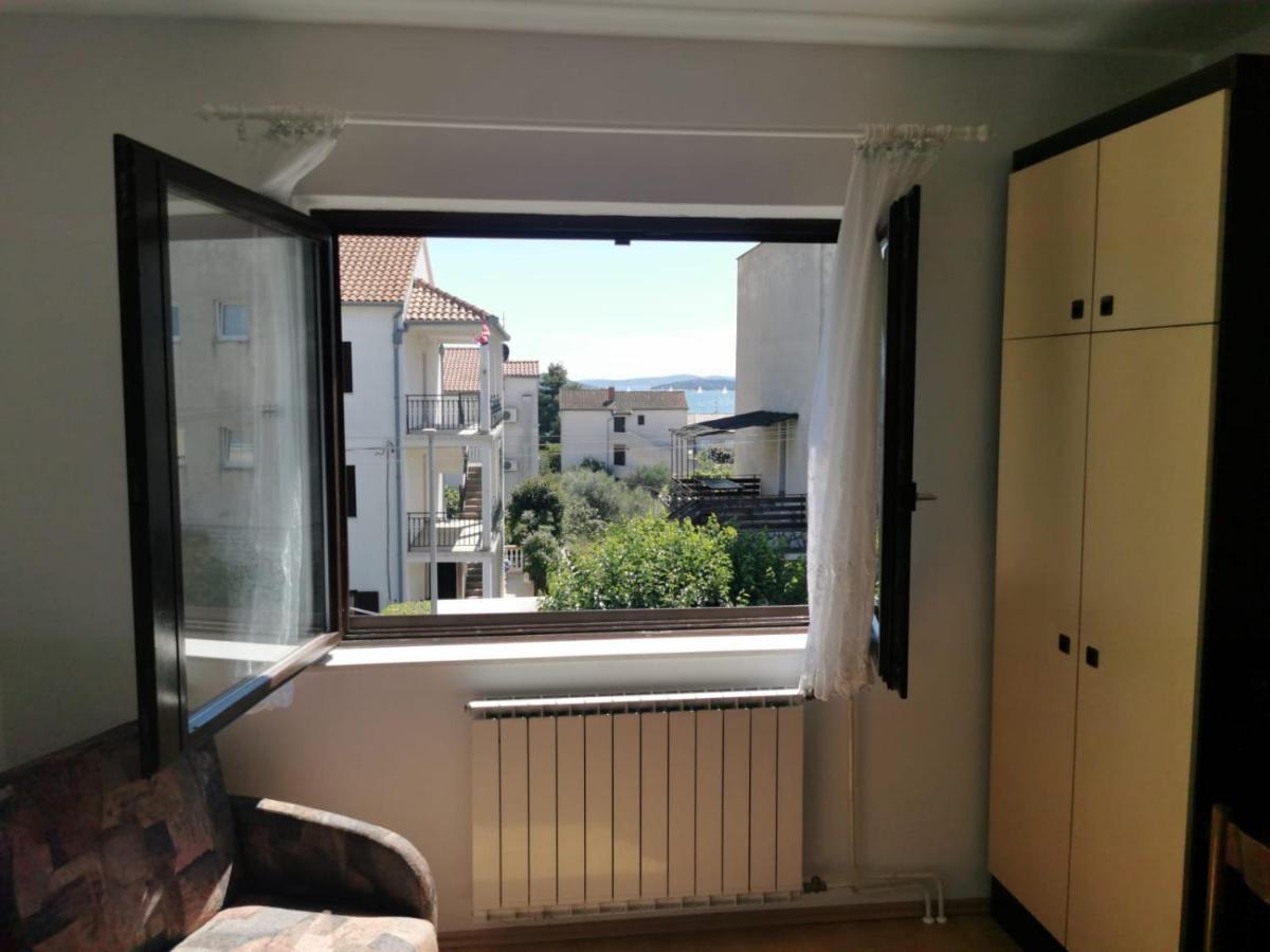 Near By Everything Vodice Bagian luar foto